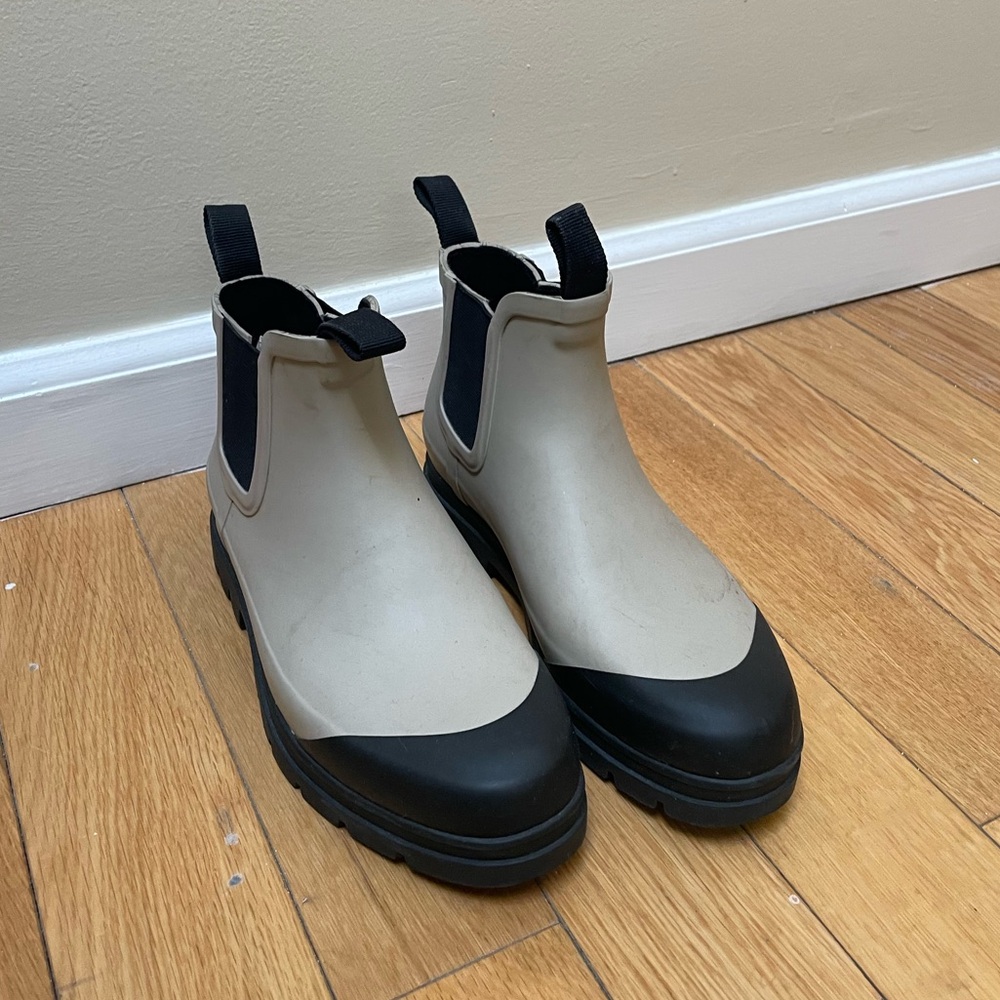 Everlane Rain Chelsea Boots